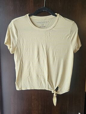 Aeropostale Yellow and White Striped Tie-Knot Crop Top Size Medium